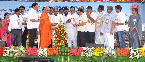 ಬಹುಗ್ರಾಮ ಶುದ್ಧ ಕುಡಿಯುವ ನೀರು ಕಾಮಗಾರಿಗೆ ಸಿಎಂ ಚಾಲನೆ